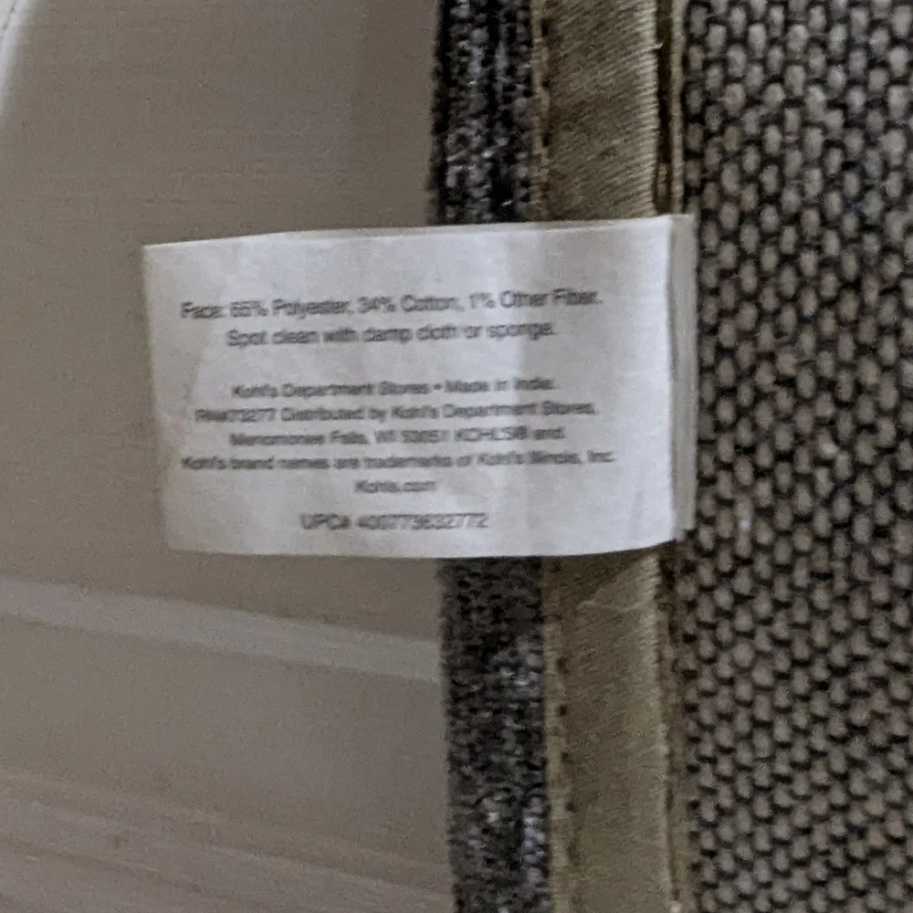 Gray & Off White Inspirational Home Accent Rug. Approx 34